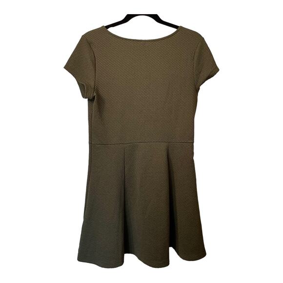 H&M Divided Womens Size 12 Skater Fit & Flare Dress Olive Green Waffle Texture - Picture 2 of 7